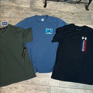Size Medium Graphic Tee bundle